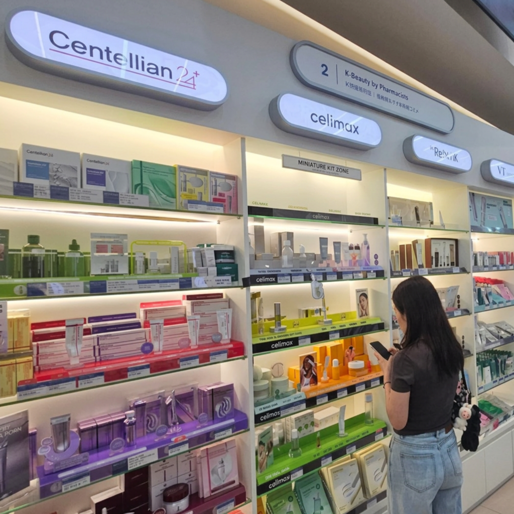 Ready Young beauty shopping in Korea